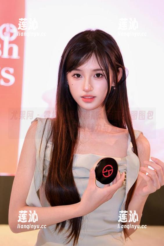 尤果网 - 霓梓心倾情奉献：圣诞美图图包，尽显节日的魅力与温暖