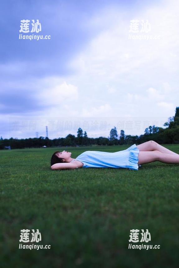 尤果网 - 青树的粉色涂鸦：创意写真套图，打破常规的视觉体验