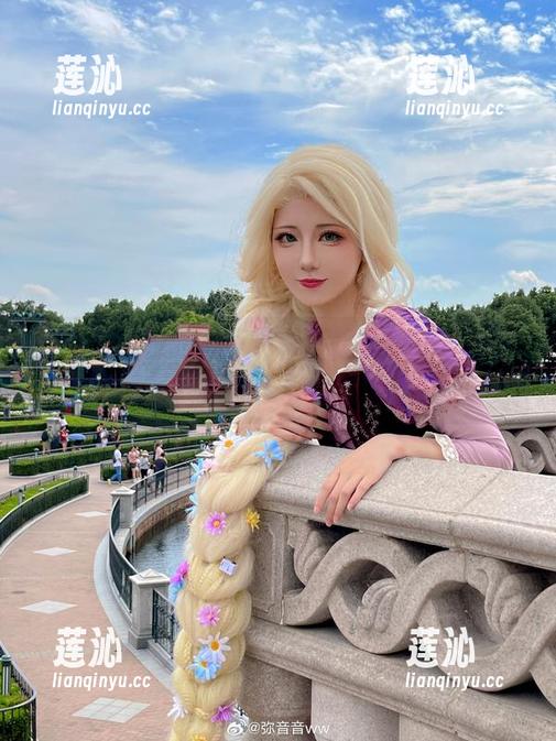 弥音音ww倾心呈现：高跟鞋COS更新，尽展女性优雅与力量之美！