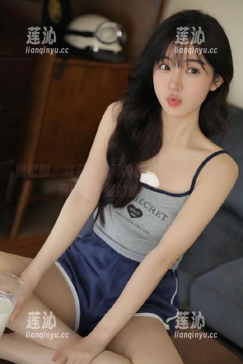 微密圈 - 徐莉芝的写真图片，淋漓尽致展现玲珑身姿的优雅与神秘