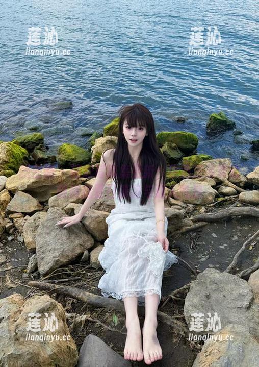 微密圈 - 精彩写真集更新：徐莉芝吊带造型捕捉夏日清凉与迷人气息