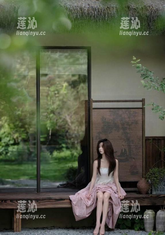 御女郎-婕西儿jessie 御女郎 - 探索婕西儿jessie内衣写真:18张让你心动的独特图集,尽显优雅与魅力