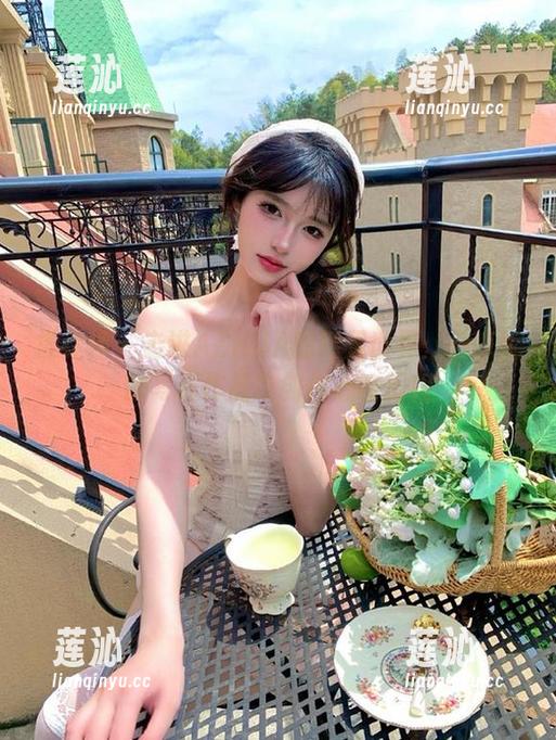 推女神 - 走进AZHUA的裸足世界：分享她的写真作品与创作心路历程