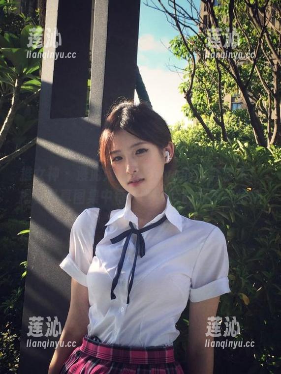 推女神 - 漫游刘飞儿Faye的浴缸艺术：揭示写真图集中每一幅背后的故事与情感