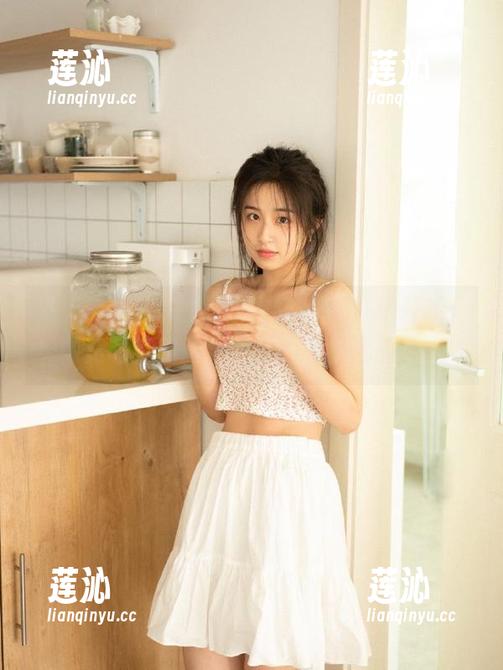 推女神 - 品质生活从雪Baby红裙开始：精美写真照片合集，体现生活的艺术