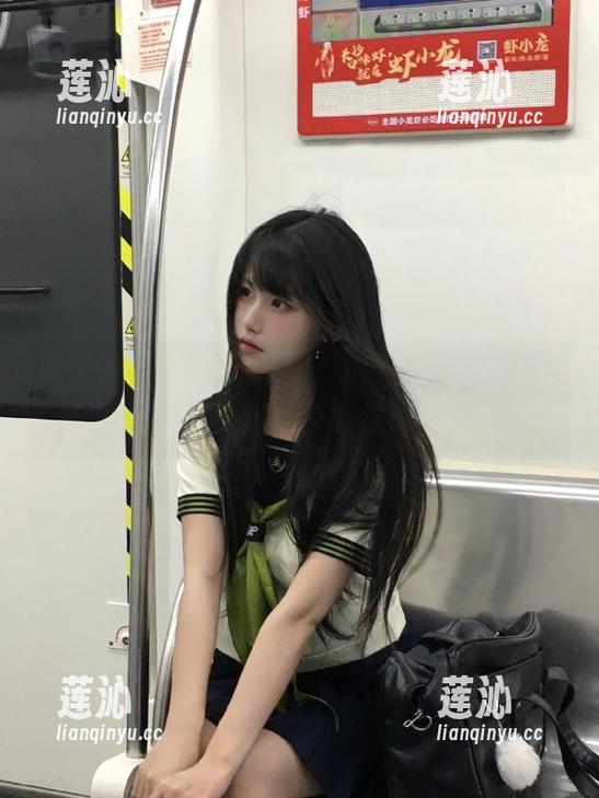 微密圈 - 感受无欲无求的推土君的魅力，免费获取美腿写真，速来下载！