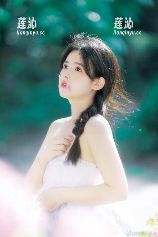 星乐园 - 最新“Doobi女神”写真资源汇总，一起感受她的美丽与自信！