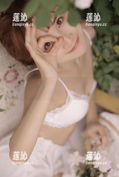 星颜社 - 唐思琪双人写真合集全新上线，助你更新审美新高度！