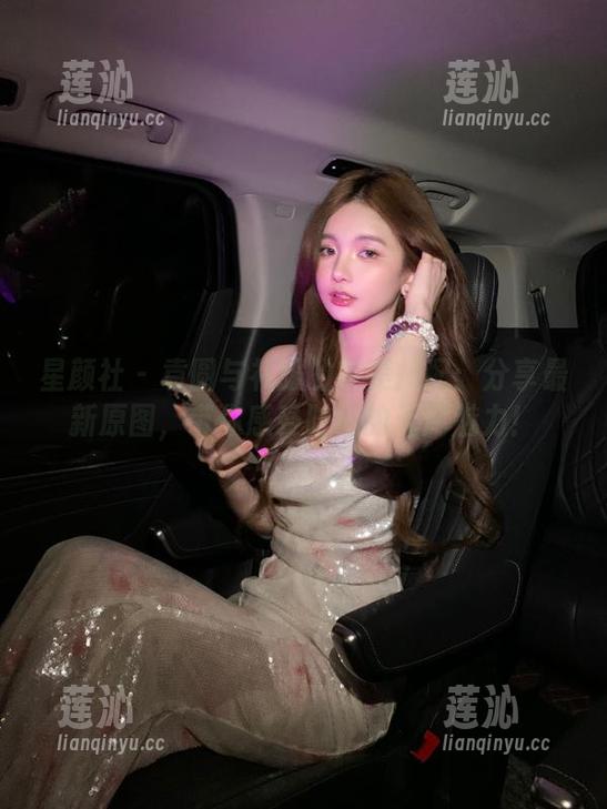星颜社 - 袁圆与礼服的完美搭配：分享最新原图，带你感受时尚的无尽魅力！
