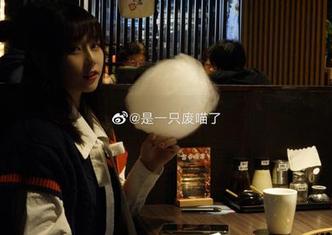 “是一只废喵了”：高清美图带你领略那份睡衣的可爱与随性