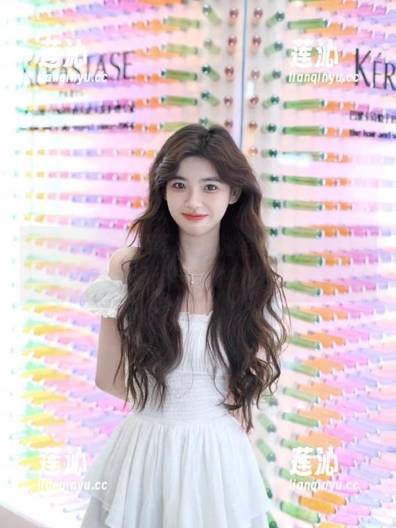 微密圈 - 在是可馨吖的浴室写真中，原图展现无与伦比的美丽