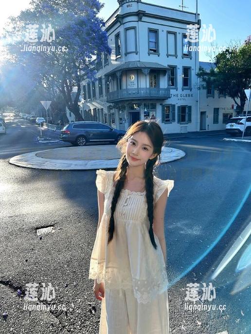 微密圈 - 在线带你走进“是可馨耶”的男友视角，发现那些迷人的写真图片