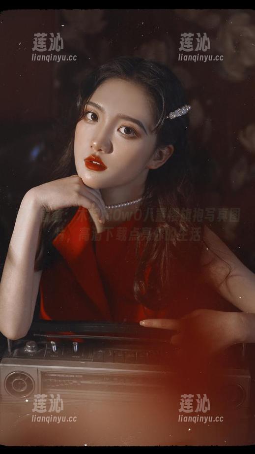 满满春意：木棉棉OwO八重樱旗袍写真图片，高清下载点亮你的生活