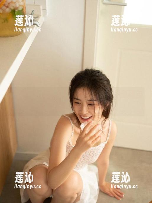 果团网 - 细腻之美，陈雅漫连衣裙原图合集中的每一帧都是经典