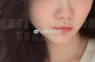 视野与情感交汇：桃良阿宅王动图集四季写真合集精彩纷呈