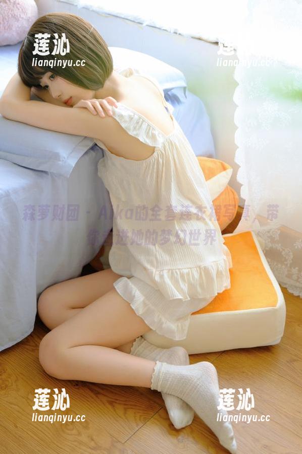 森萝财团 - Aika的全套连衣裙写真，带你走进她的梦幻世界