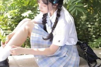 私房摄影艺术：森萝财团JK白丝诱惑合集独特呈现