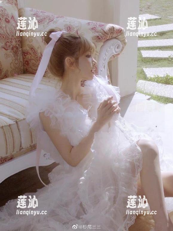 一探黑丝网袜免女郎魅力，森萝财团写真图包等你来欣赏