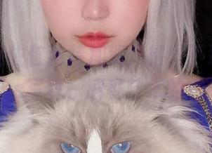 探索椒妮佐仁独特加贺风格，下载她的精彩cos写真，感受艺术的魅力！