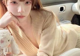 模特联盟 - 李李七七喜喜天台图包上线，带你下载精致写真作品！