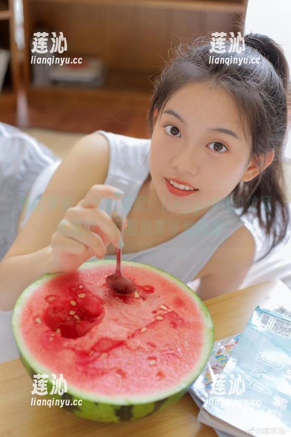 模范学院 - 灵巧搭配：lingyu69豹纹写真美图，尽显俏皮可爱风格！