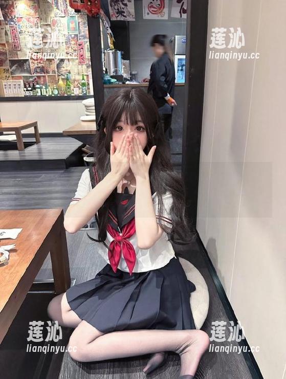 模范学院 - 高清艾莉Evelyn婚纱写真图册：为你呈现婚礼的每个珍贵瞬间