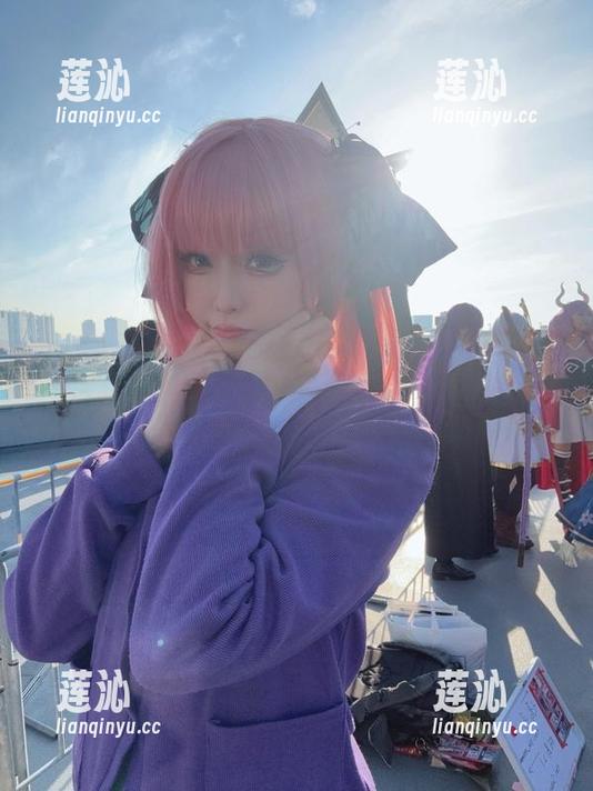 樱岛嗷一的写真全集：妹妹的清新气息和摄影师的独特视角汇聚于此