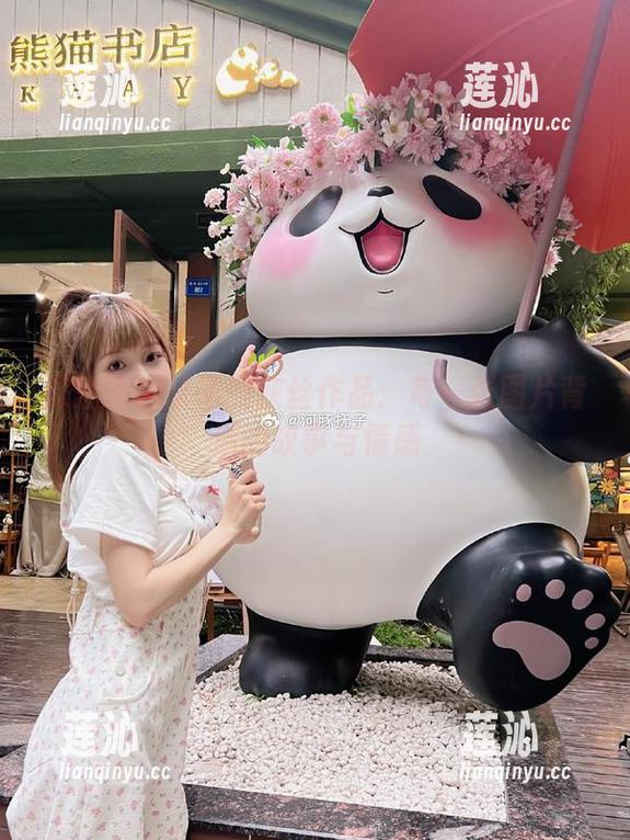 探索河豚抚子的灰丝作品：每一张图片背后的故事与情感