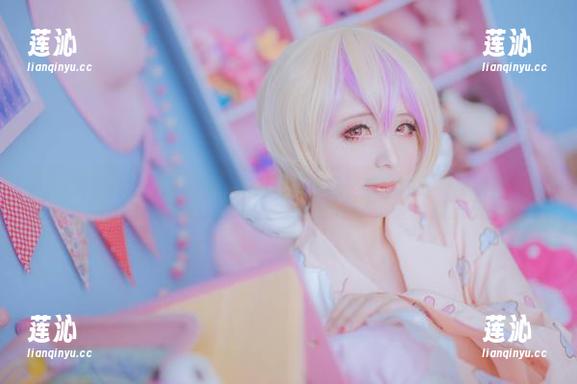 潮流前线：渊秧最新花嫁写真作品，带你领略唯美瞬间