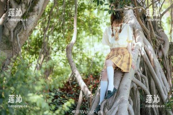 微密圈 - 火龙果羊办公室风格写真，专属原图壁纸大放送，装点你的电脑