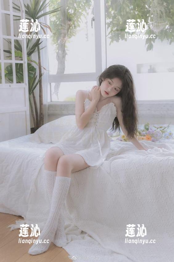 爱蜜社 - 精选水手服作品，张思允Nice带你领略清新与时尚的完美结合