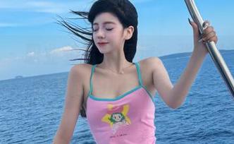 爱蜜社 - 职业装写真精选：张思允演绎专业与时尚的完美结合