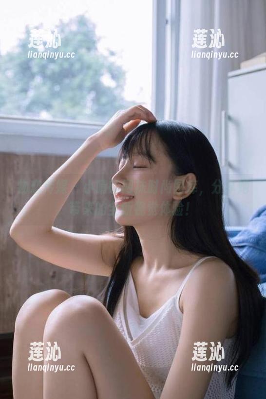 物恋传媒 - 小晴的网袜时尚图库，分享她带来的全新视觉体验！