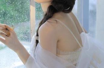 微密圈 - 美丽不止于此：下载猪小七的独特御姐写真作品集