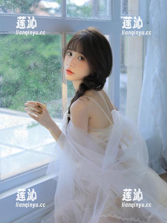微密圈 - 美丽不止于此：下载猪小七的独特御姐写真作品集