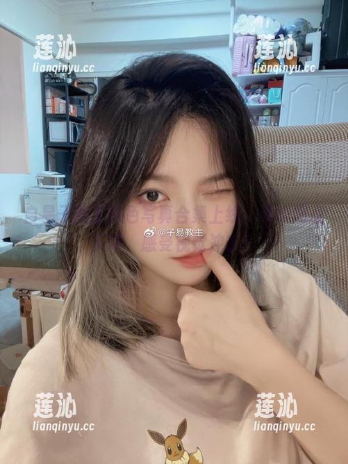 白易子教主黑色写真合集上线，快来网盘下载，感受视觉冲击！
