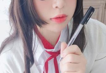 在白烨烨的修女作品中，探索图库里的神秘世界