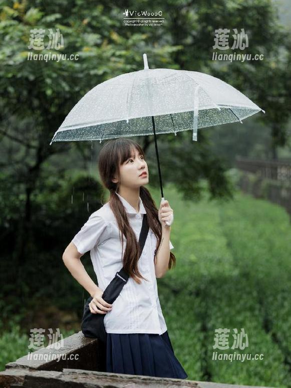走进白金Saki的日常：独特COS图册带你领略她的私密时光