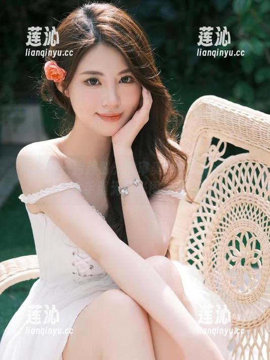 秀人网 - 跨越时光的审美：Elise谭晓彤水手服无圣光图包分享