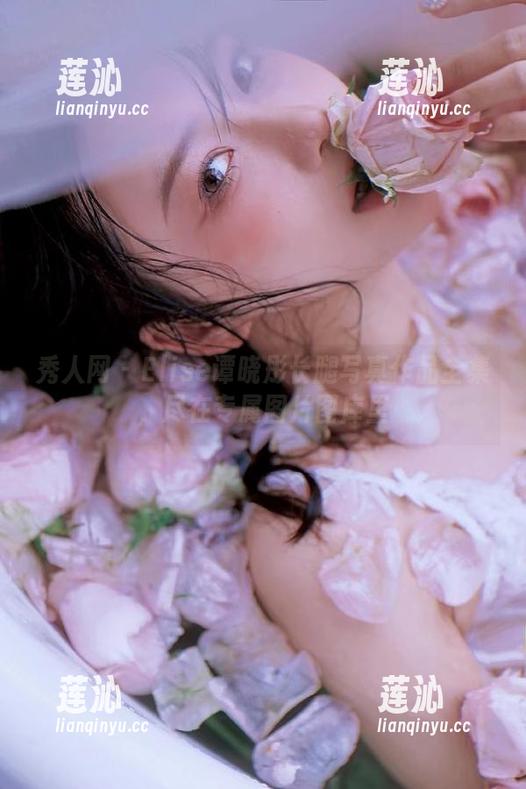 秀人网 - Elise谭晓彤长腿写真作品全集，尽在专属图片图库里