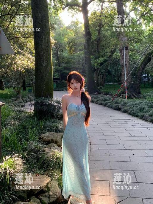 秀人网 - Emily尹菲甜心图包来了，保证让你想多看几遍，再三回味的作品！