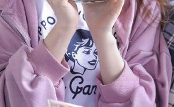 秀人网 - Erikaki的户外私房系列：绽放自然魅力的绝美图片欣赏