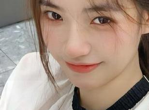 秀人网 - z杯悠悠精选分享：学妹图包，让你领略写真艺术的独特魅力