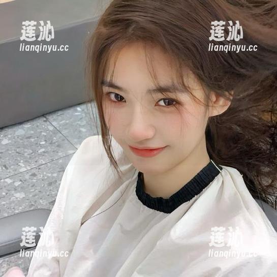 秀人网 - z杯悠悠精选分享：学妹图包，让你领略写真艺术的独特魅力