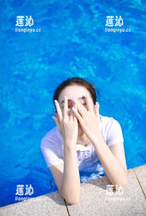 秀人网 - 于大小姐AYU双马尾写真精选，释放俏皮女孩的无限魅力与自信