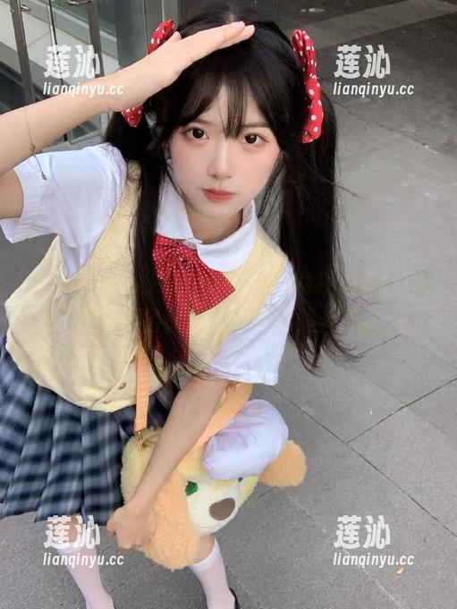 秀人网 - 从冷月yuer女王的视角看：如何拍摄出动人的写真与照片作品