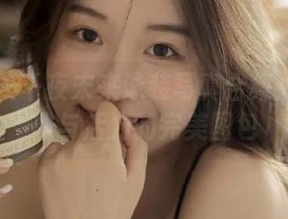 秀人网 - 千夜未来泳装写真合集：展现优雅与活力的完美图包