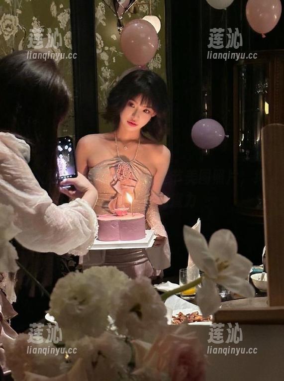 秀人网 - 唐宁宁独家万圣节美图照片，绚丽展现节日的魔力