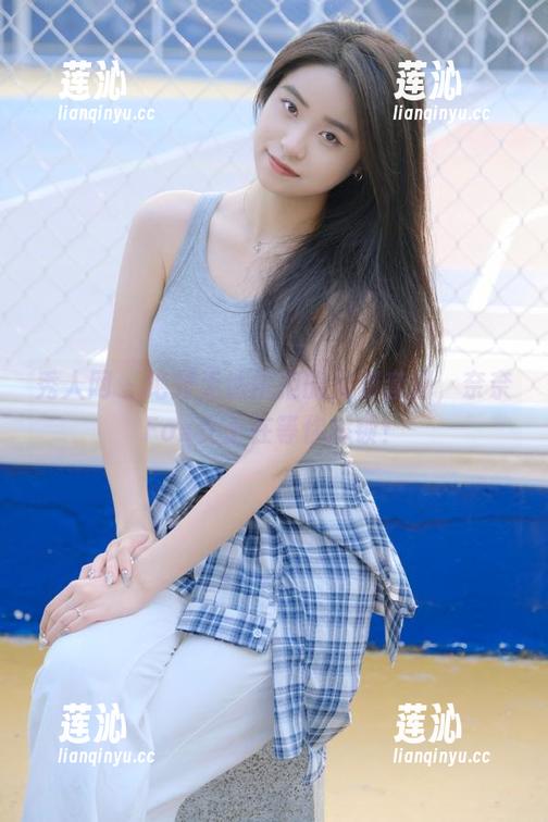 秀人网 - 绝对无法抗拒的免费套图，奈奈Fox女王在等你解锁！