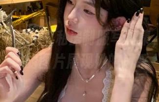 秀人网 - 娇喘JC私房制服写真集，匠心独运的图片展现她的风采